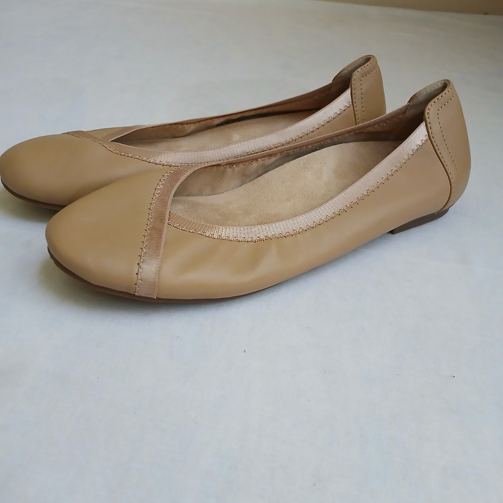 Vionic Tan Flats - Picture 6 of 11